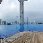 Col 915B Studio Balcony Infinity Pool Klcc View