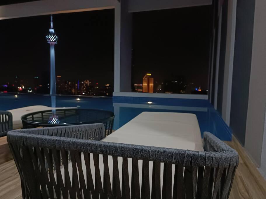 Col 915b Balcony Infinity Pool Klcc View Pangsapuri