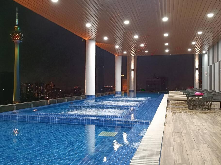 Pangsapuri Col 915b Balcony Infinity Pool Klcc View